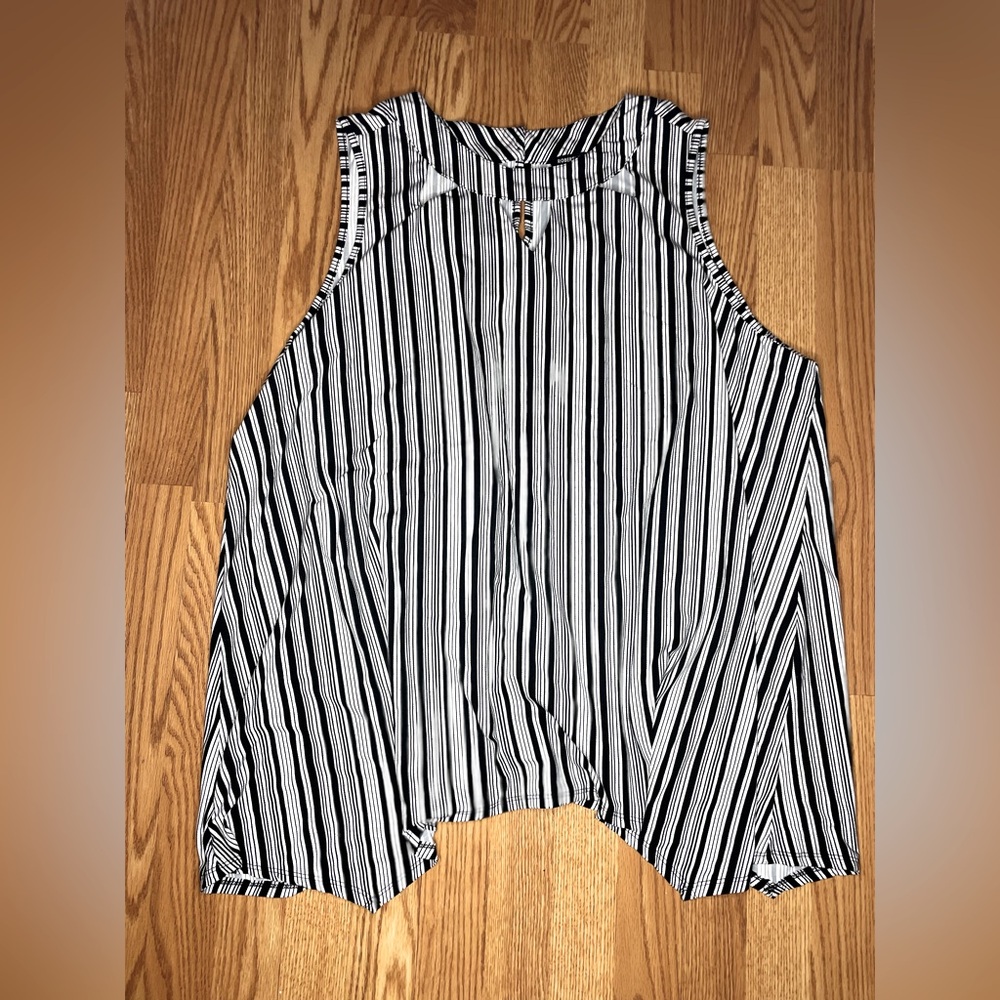 Robert Louis black & white polyester tank top - longer on sides